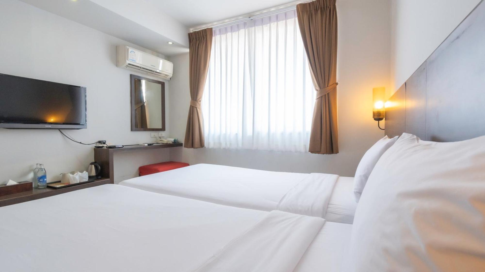 Pas Cher Hotel de Bangkok Buitenkant foto