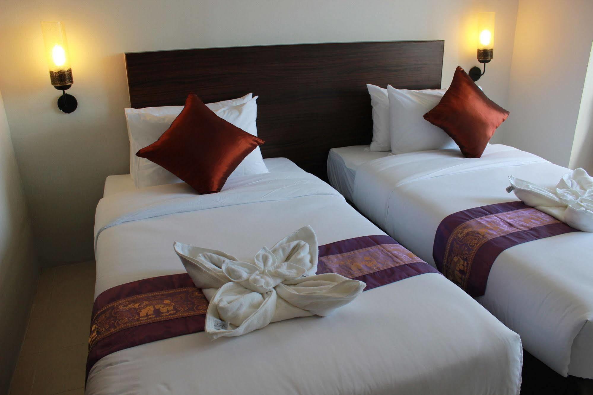 Pas Cher Hotel de Bangkok Buitenkant foto
